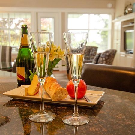 Crown Mansion Boutique Hotel & Villas Qualicum Beach Dış mekan fotoğraf