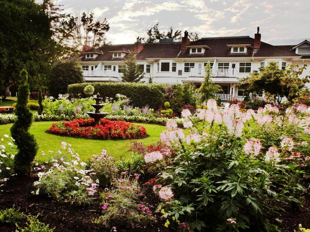 Crown Mansion Boutique Hotel & Villas Qualicum Beach Dış mekan fotoğraf