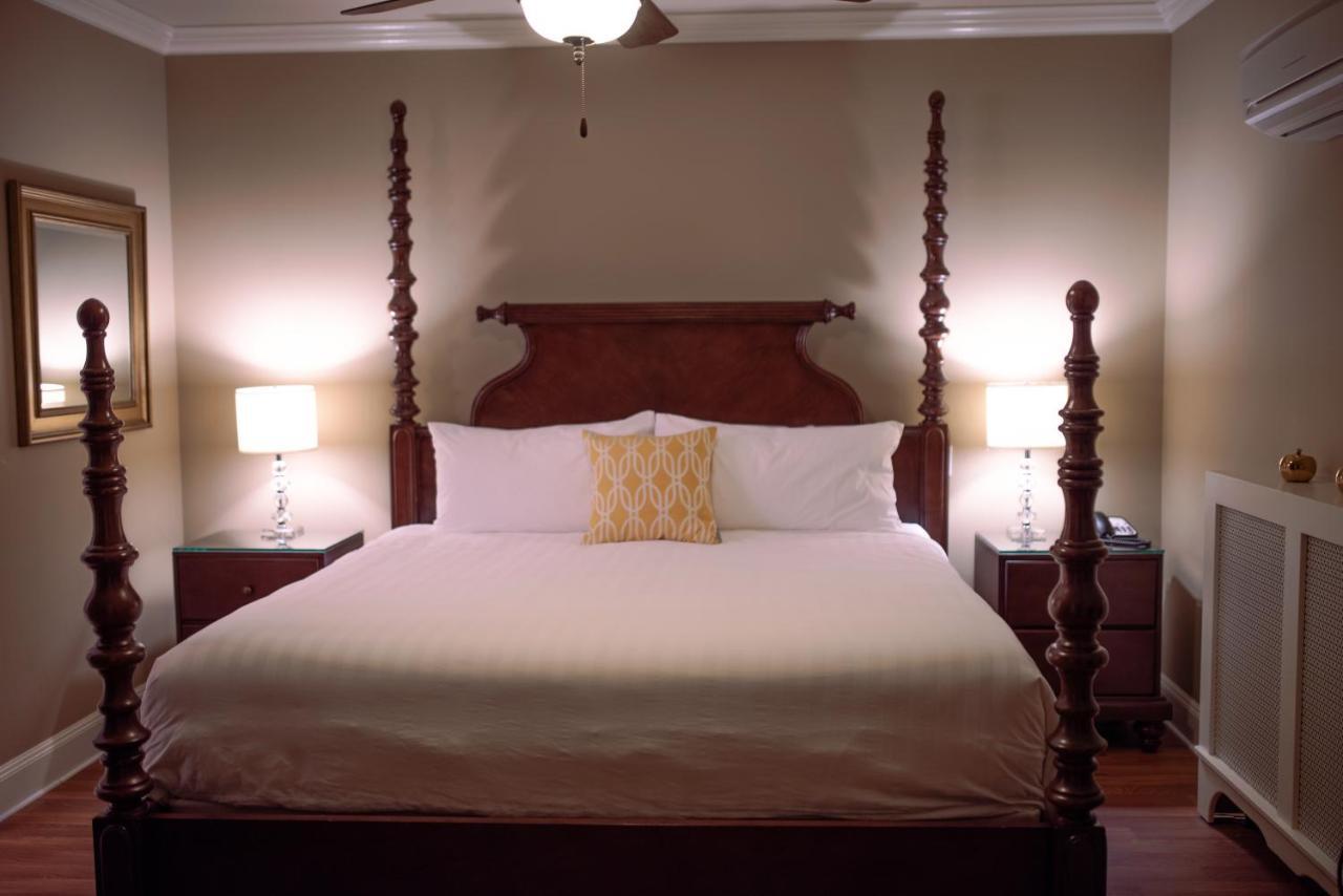 Crown Mansion Boutique Hotel & Villas Qualicum Beach Dış mekan fotoğraf